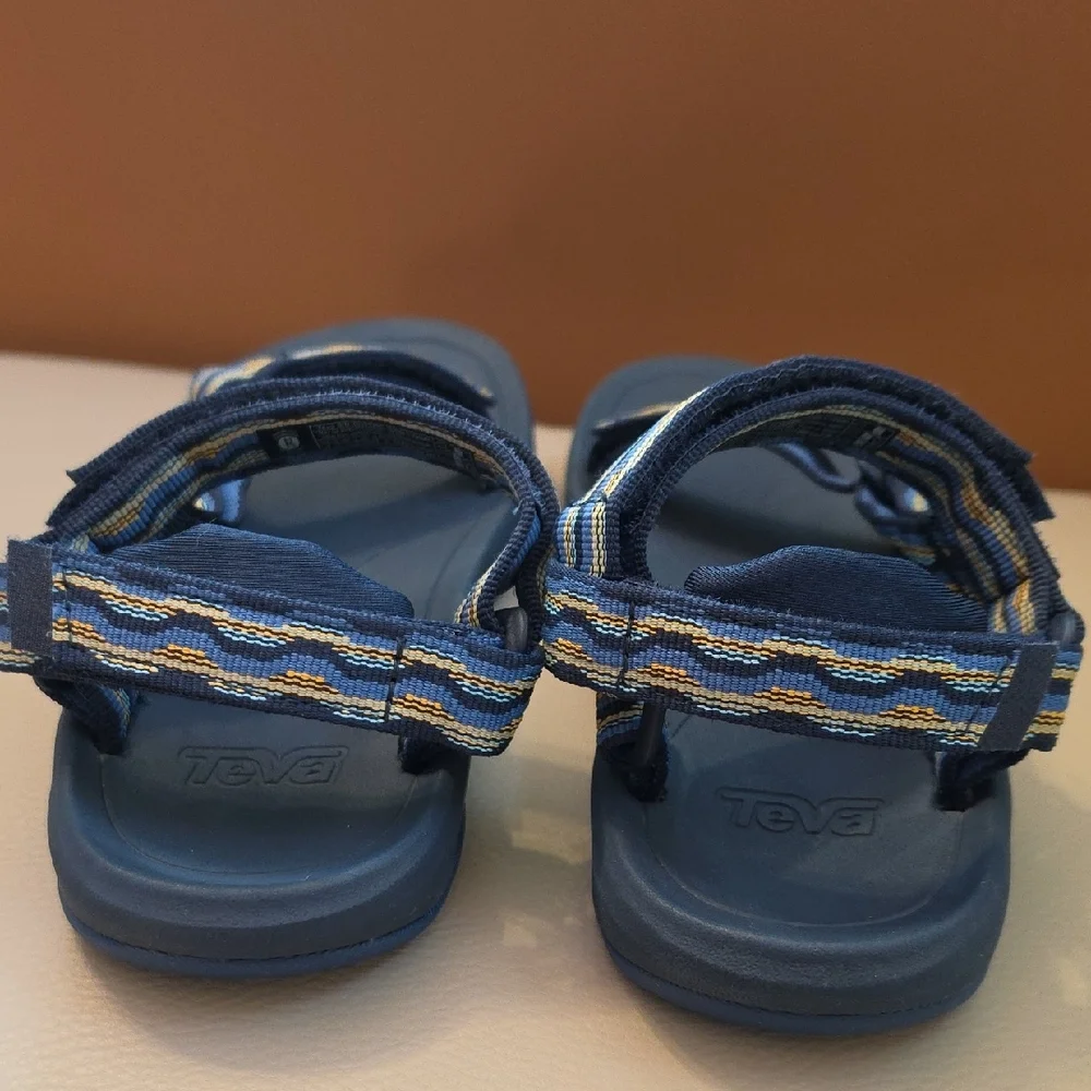 Teva Kids Hurricane XLT 2 sport sandals in the Kishi Dark Blue, Size 2, NWOB